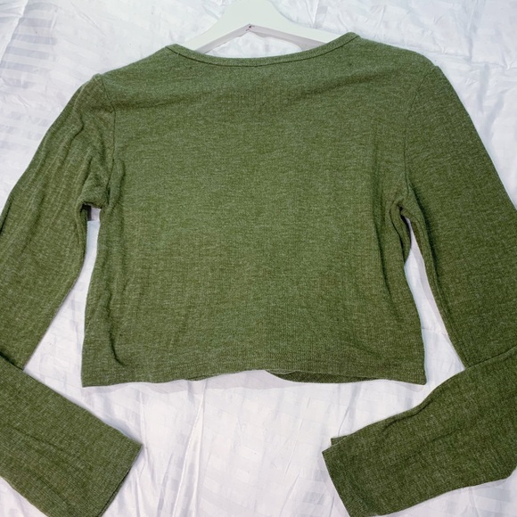 Green long sleeve crop top - Picture 2 of 2